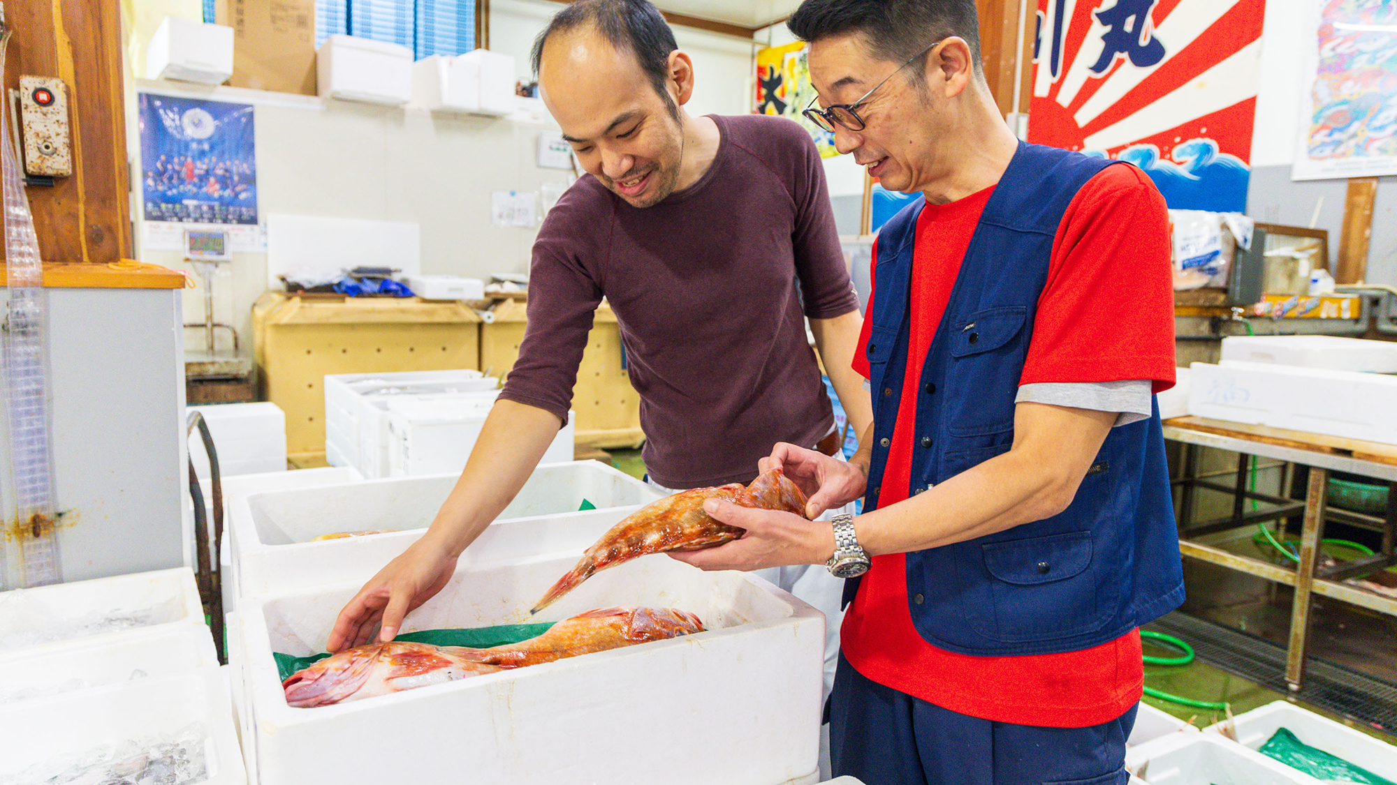 今朝、市場で仕入れた新鮮な魚をその日のうちに。ホテルで味わう、海の恵み。