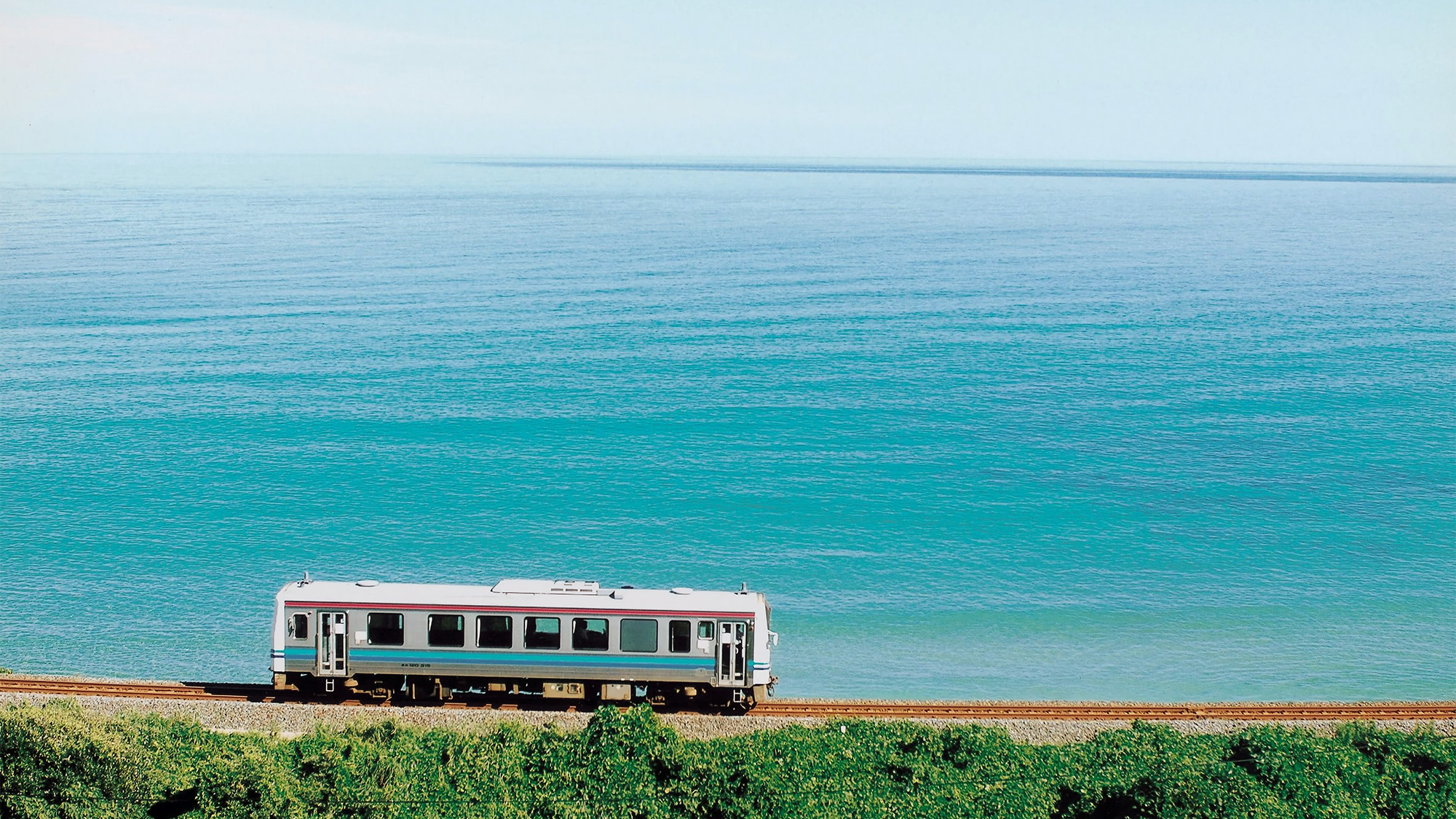 ■三隅の海と列車■道の駅ゆうひパーク三隅からの風景