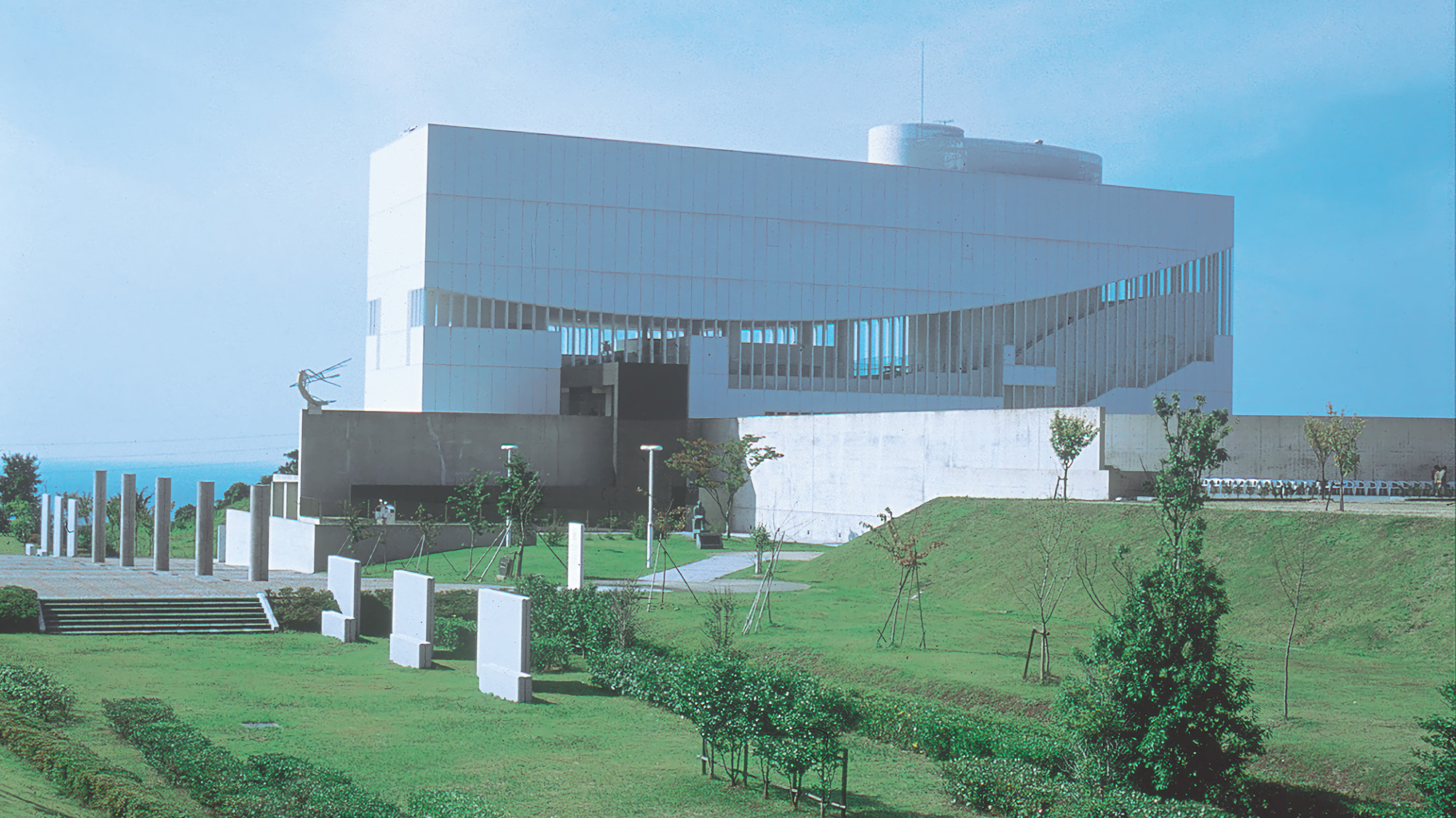 ■浜田市世界こども美術館■当館より車で約8分