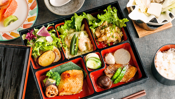 【早割20％OFF事前決済限定★1泊2食】夕食はメインが選べる季節の特製御膳セット