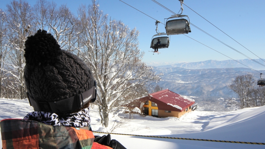 赤倉温泉スキー場まで徒歩５分♪スキー・スノボを思いっきり楽しめる！