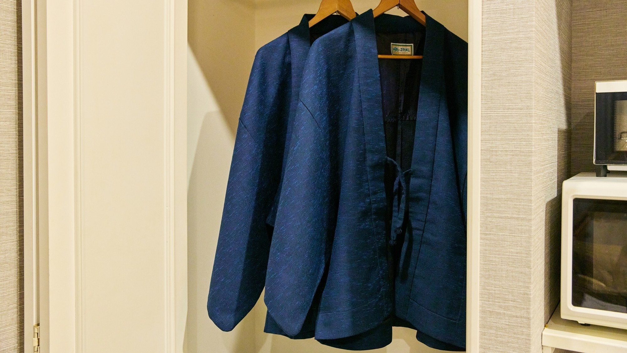 [アメニティ]羽織をご用意しておりますので、寒い時期でも快適にお過ごしいただけます。