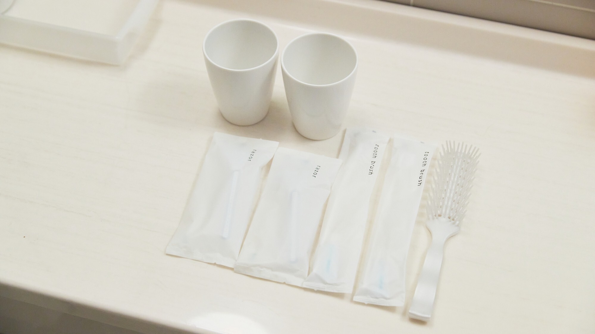 [LODGE]126㎡　歯ブラシやカミソリなどのアメニティをご用意しております。