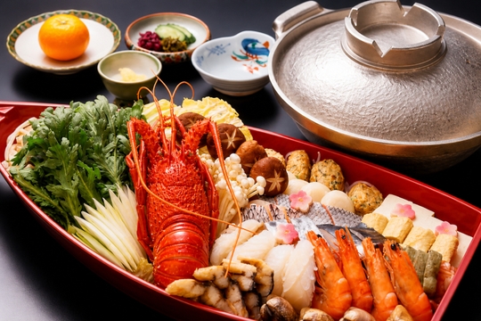 新鮮な魚と野菜は出汁が美味しい！たっぷり魚介と野菜のヘルシーな「うどんすき」プラン