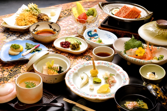 【厳選食材が織りなす季節の京会席「紫明」（全12品コース）】朝食は彩りが可愛い人気の京のおばんざい♪