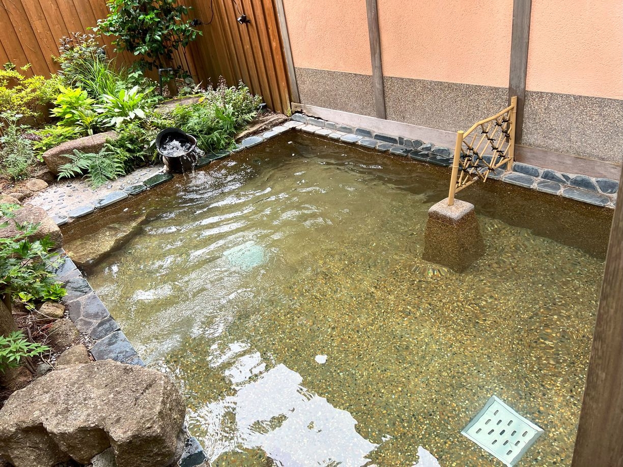 期間限定　ワンちゃん無料　愛犬と一緒に泊まれるプラン　釜めし　デザート三点盛り付き