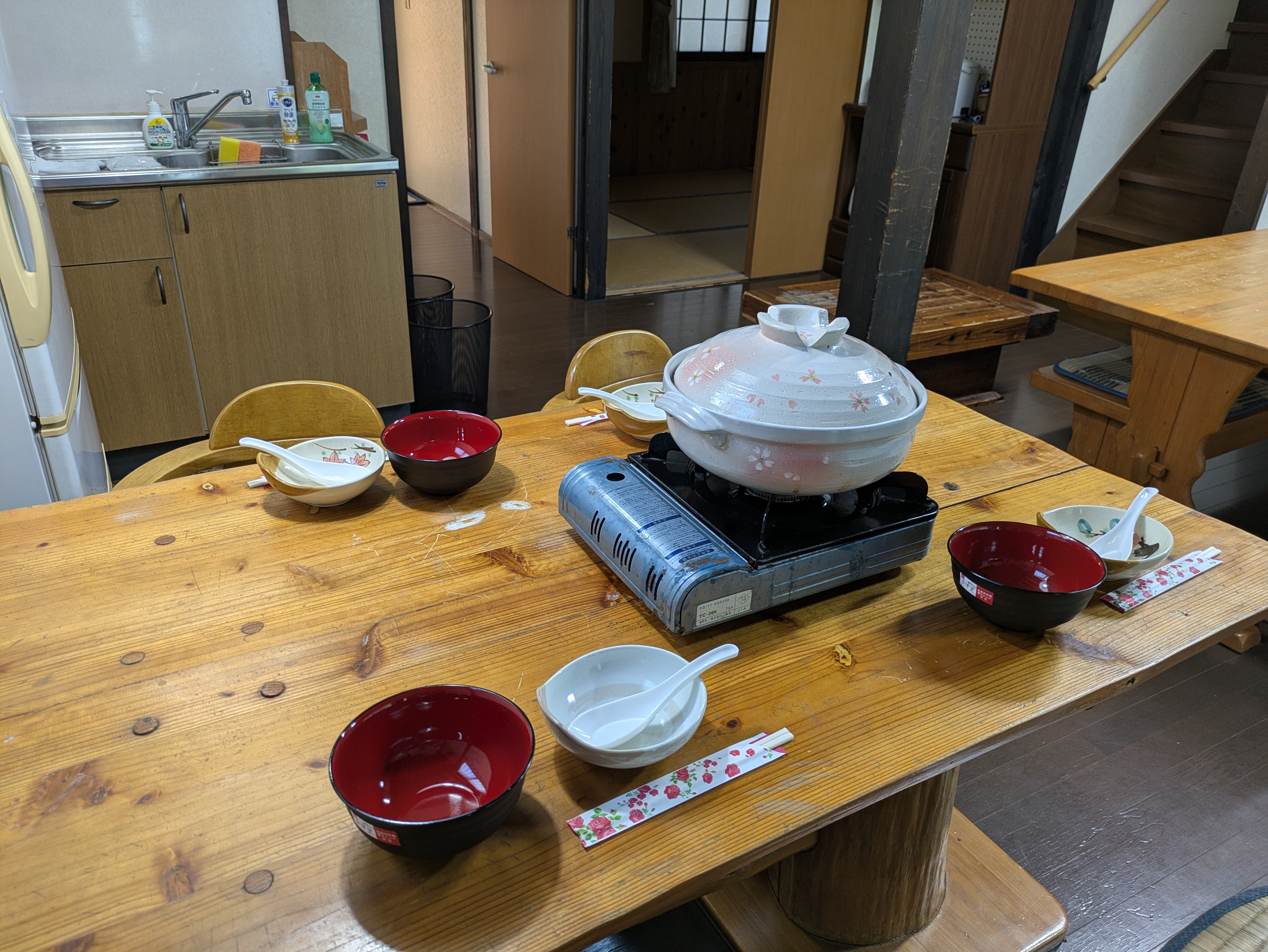 素泊まりの宿なので、器具類はありますが、食材・飲み物・たれ・調味料はスーパーで購入して下さい☆