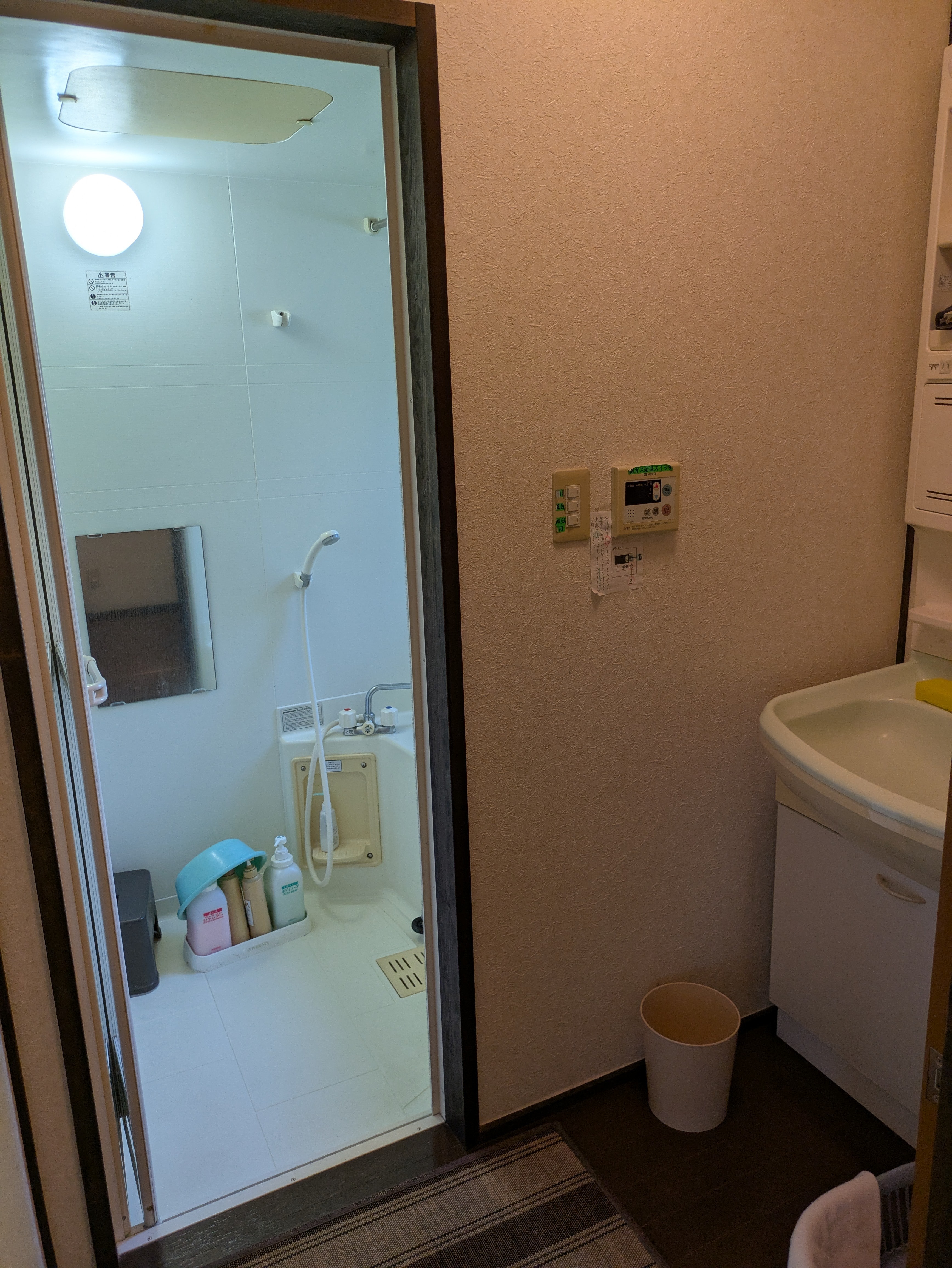 A棟ユニットバスとシャンプードレッサー