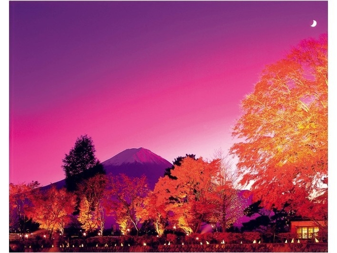夕焼けの富士と紅葉