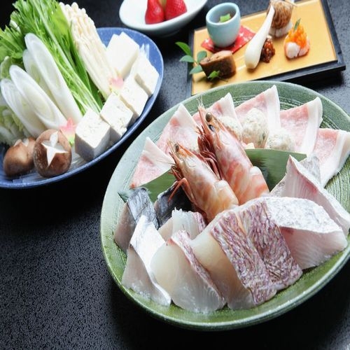 鶏肉、魚、豚肉全部食べたい!!旨味たっぷりよくばり寄せ鍋コース♪