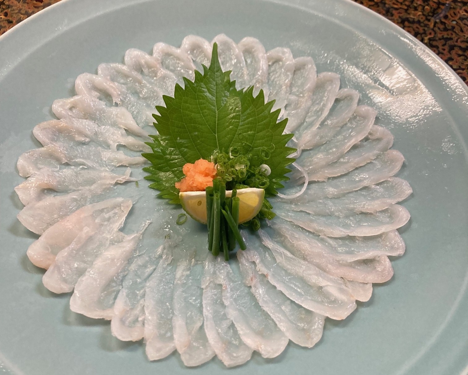 【お手頃＊残酷焼き】に ぷらす 天然とらふぐのふぐ刺しとひれ酒　 (^^♪