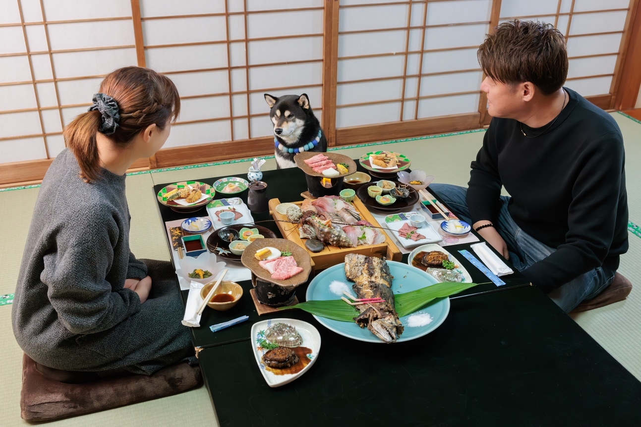 【お部屋食重視】ペットと共に過ごす時間♪朝夕お部屋だし・貸切温泉に豪華伊勢海老・あわび会席☆