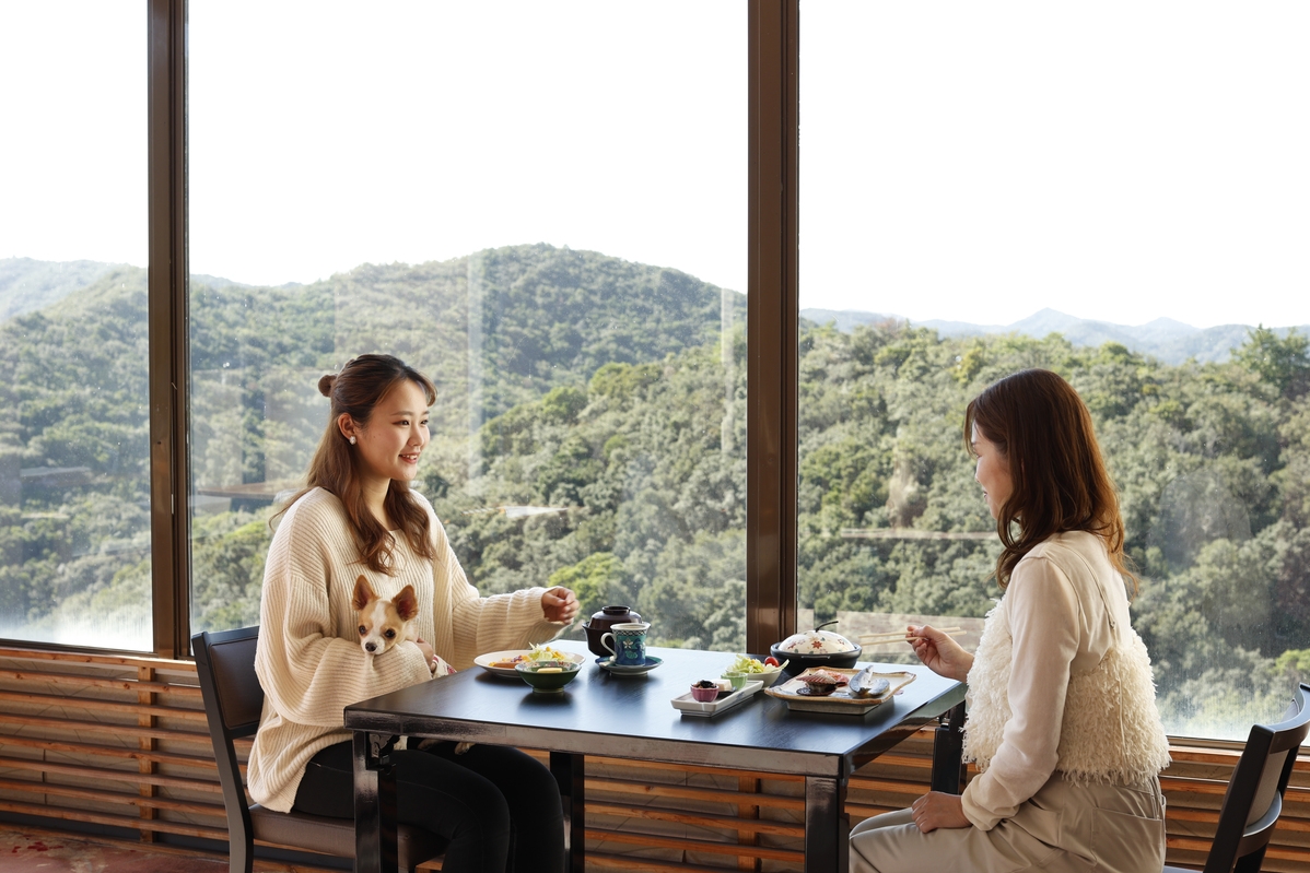 【朝食付き】旅館の朝食で、お昼抜き！？≪海香る和朝食≫絶景と温泉で、ペットとの旅を満喫♪