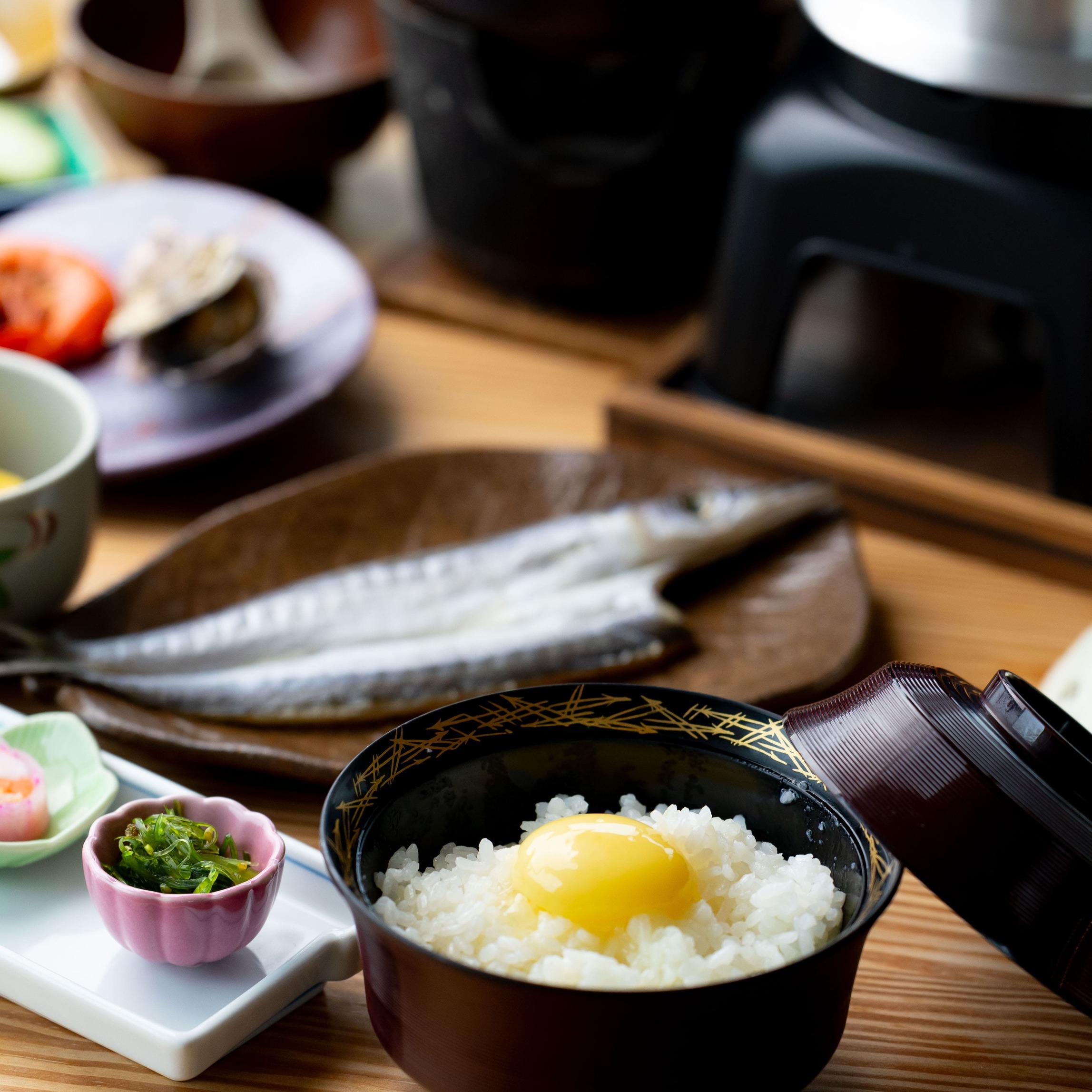《絶景の宿で迎える朝》海の恵みを味わう旅館の【朝食付きプラン】〜貸切温泉と大自然のオーラを浴びる旅〜