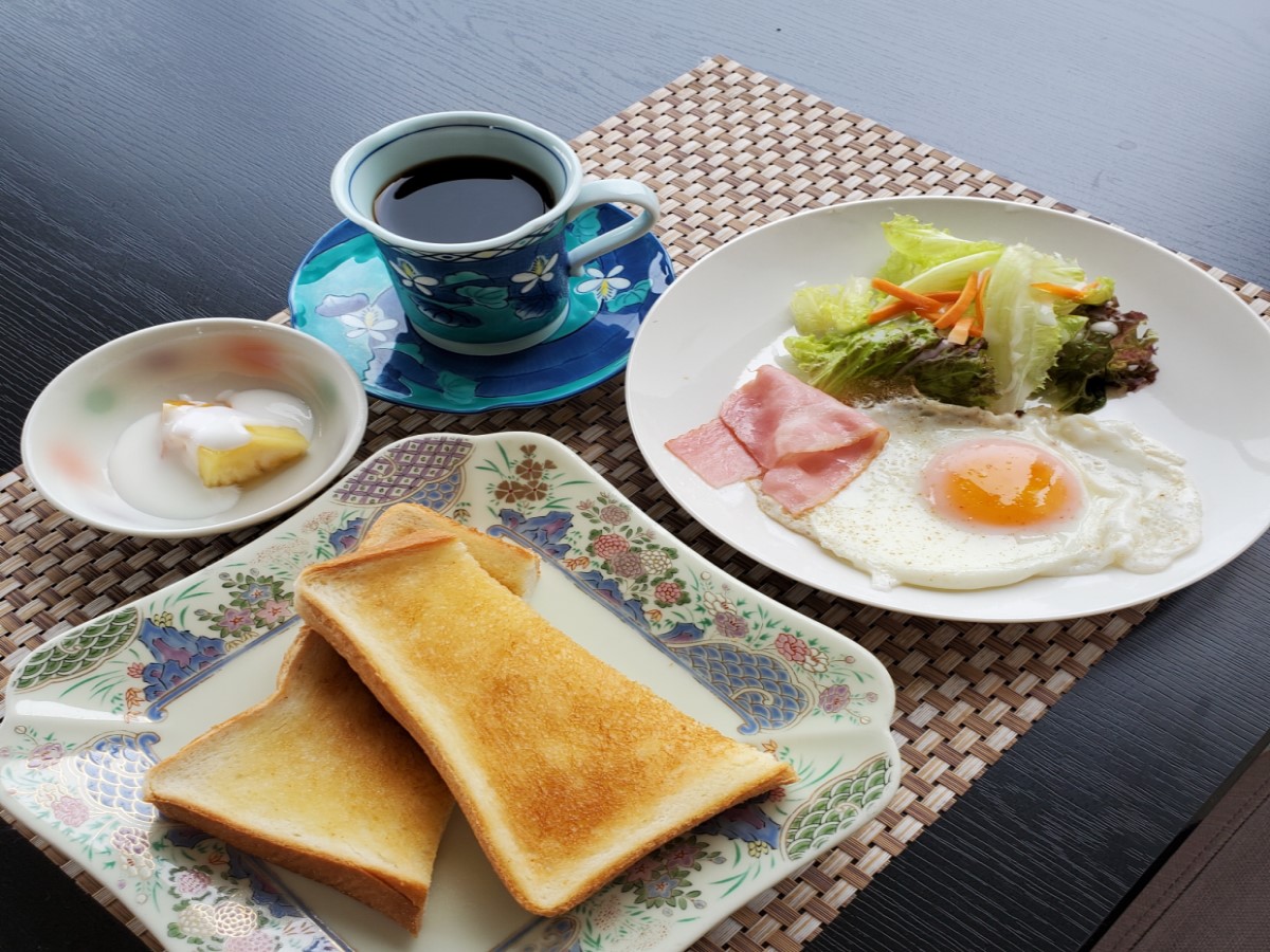 無農薬コーヒーがついた、モーニングセット