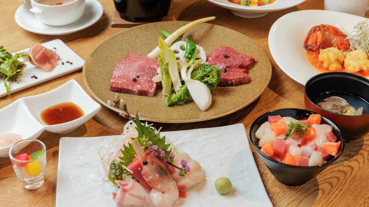 【平日／一番人気】こだわり熟成肉と道産牛ヒレ肉の食べ比べ＆炊きたてご飯のミニ海鮮丼コース☆飲み放題付