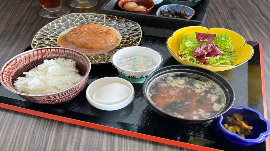 【朝食】和定食　肉