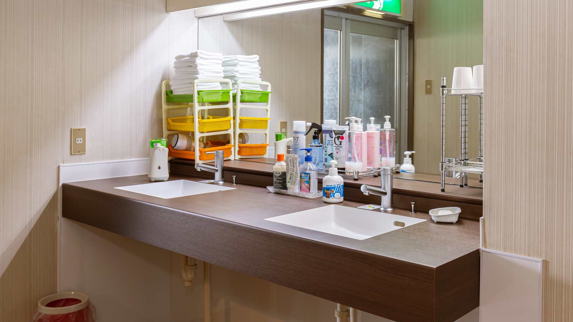 *【男性大浴場：写真一例】脱衣所