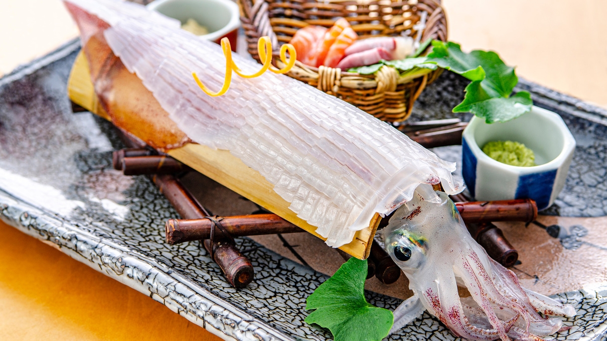 春初夏新定番京丹後イカ漁火〜ISARIBI~＆選べる１品（アワビ・和牛ステーキ・サザエ）夕食は部屋食
