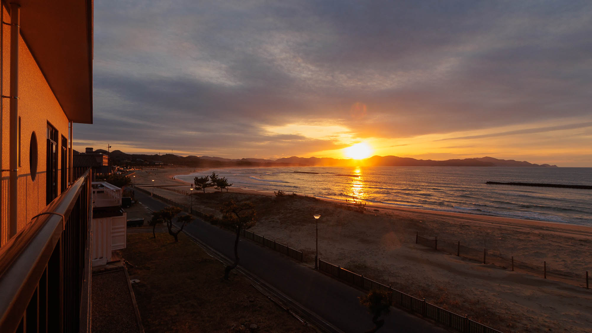 ロビーからも浜詰海岸が一望できます！