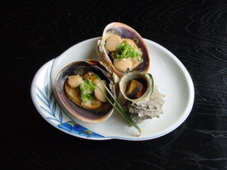 大アサリとサザエの壺焼き