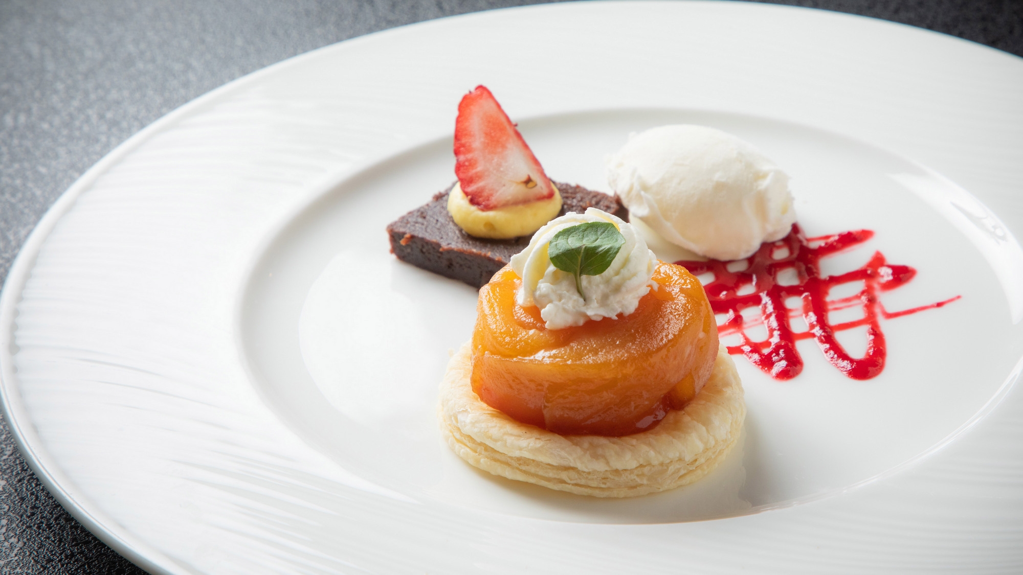 【1日5室・お日にち限定】蟹三昧の特別会席〜タグ付き北前蟹を贅沢に！料理長特製コース／1泊2食