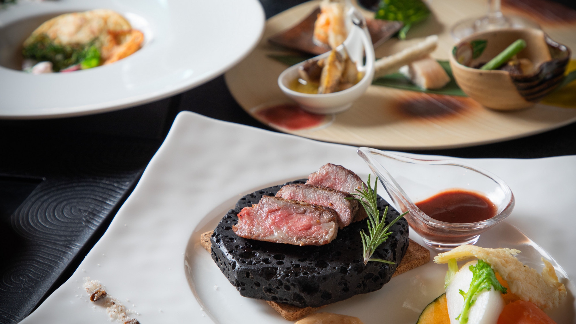 【旅サラダ放映記念】空港滑走路ビュー客室確約◇日本一空港に近い湯の川ならではの景観を／1泊2食