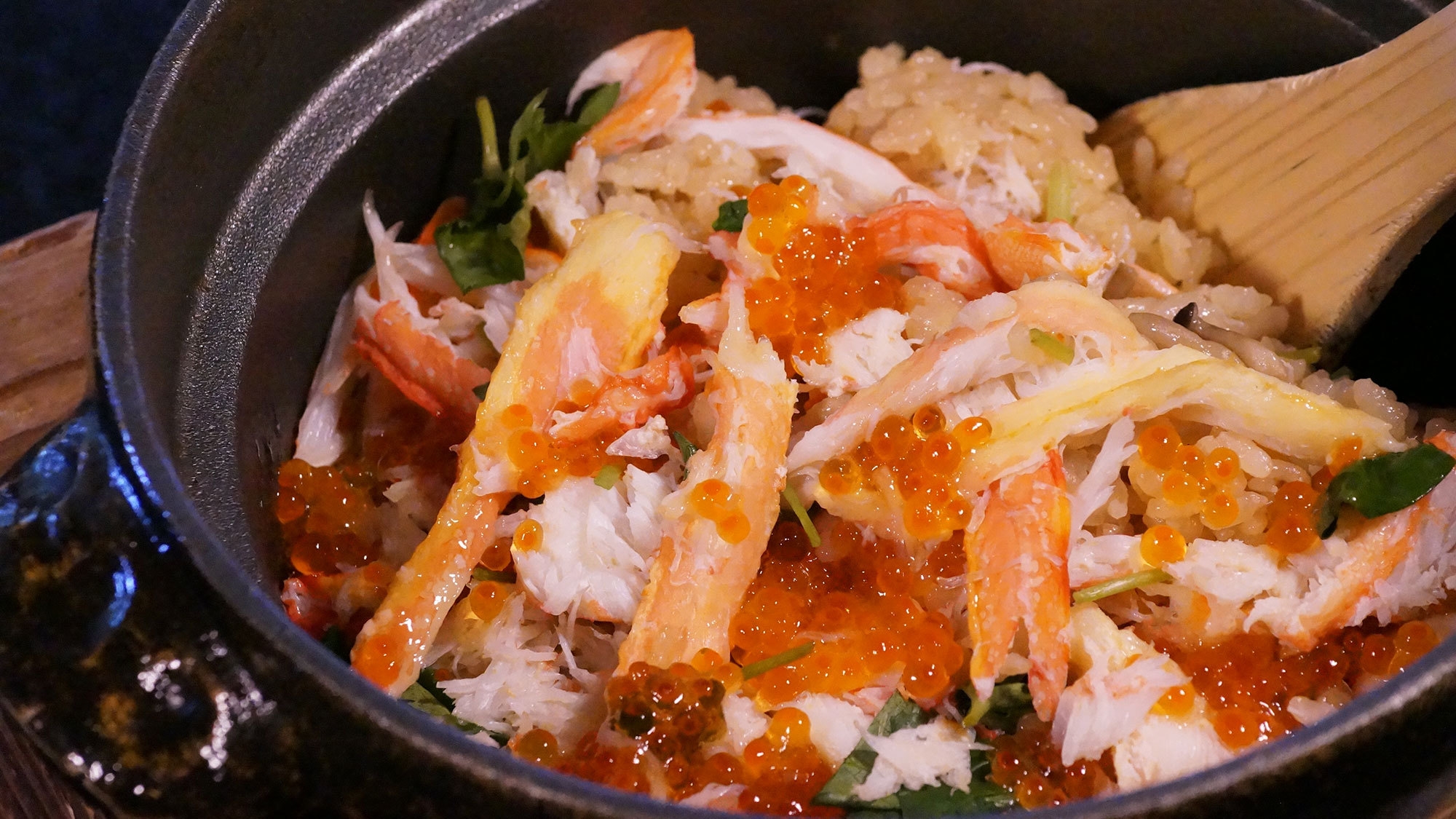 【冬の味覚を堪能】11〜3月限定！北海道産の蟹いくらご飯にアップグレード／1泊2食