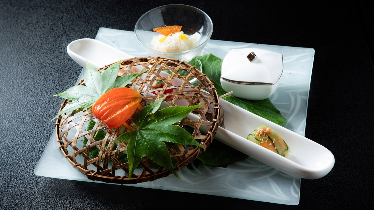 【お盆限定・2泊4食◇連泊エコプラン】2連泊で休日のご宿泊がお得に〜半個室で和洋創作会席を堪能