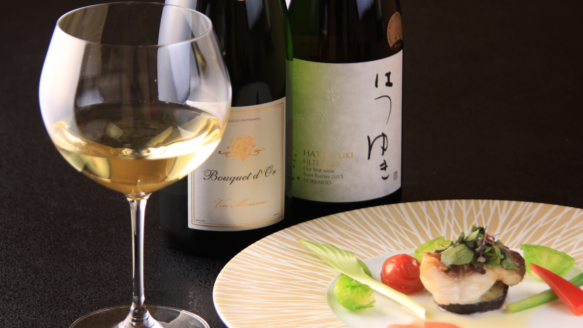 【料理＆お酒のマリアージュ】厳選したワインや日本酒等のペアリングをお愉しみ下さい（写真イメージ）