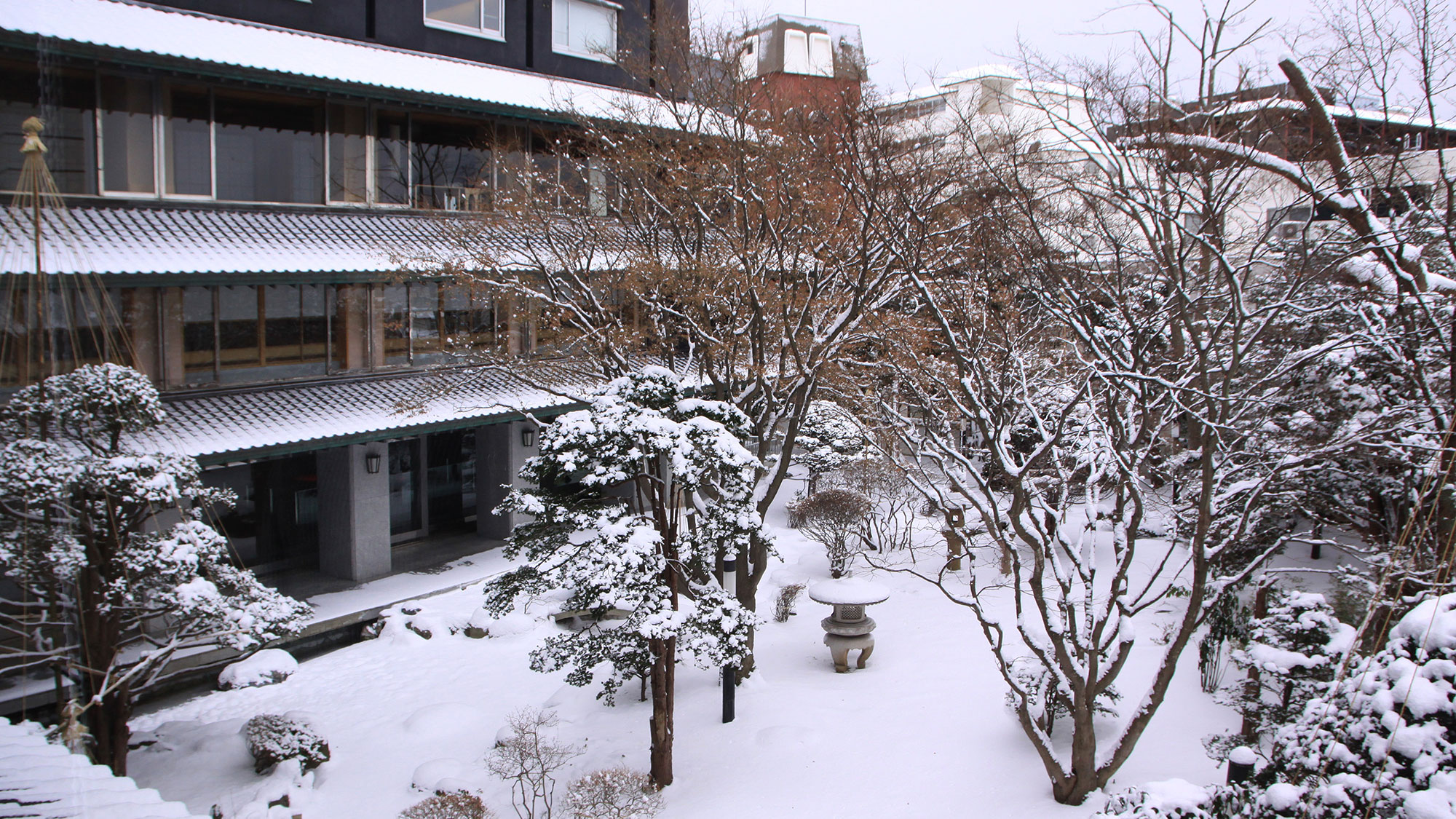【日本庭園】＜冬＞季節によって変わるその風情を、お愉しみください。 