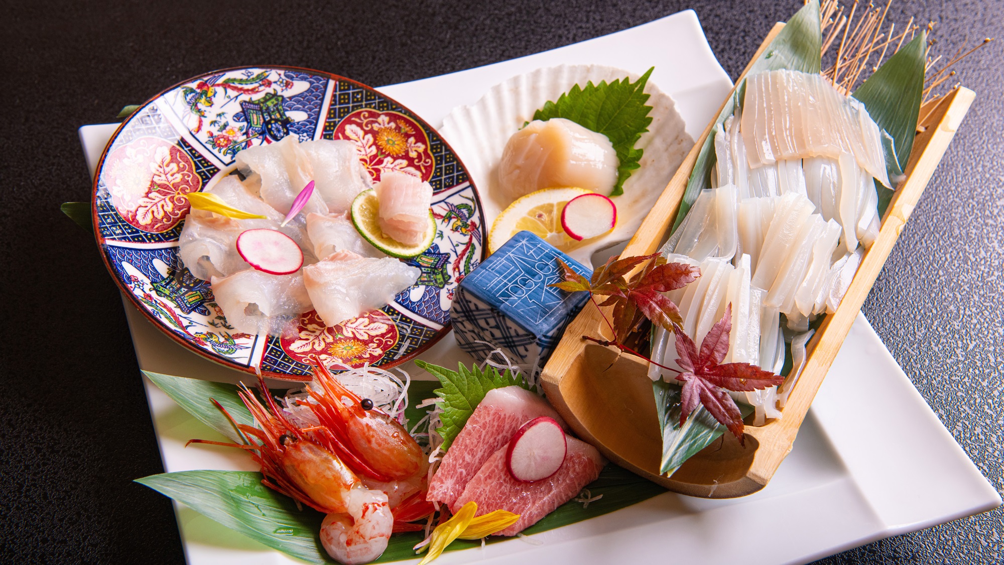 【夕食追加料理】お造りグレードアップ『極』。（3日前迄予約／1人前5500円）※画像は2名様分です。