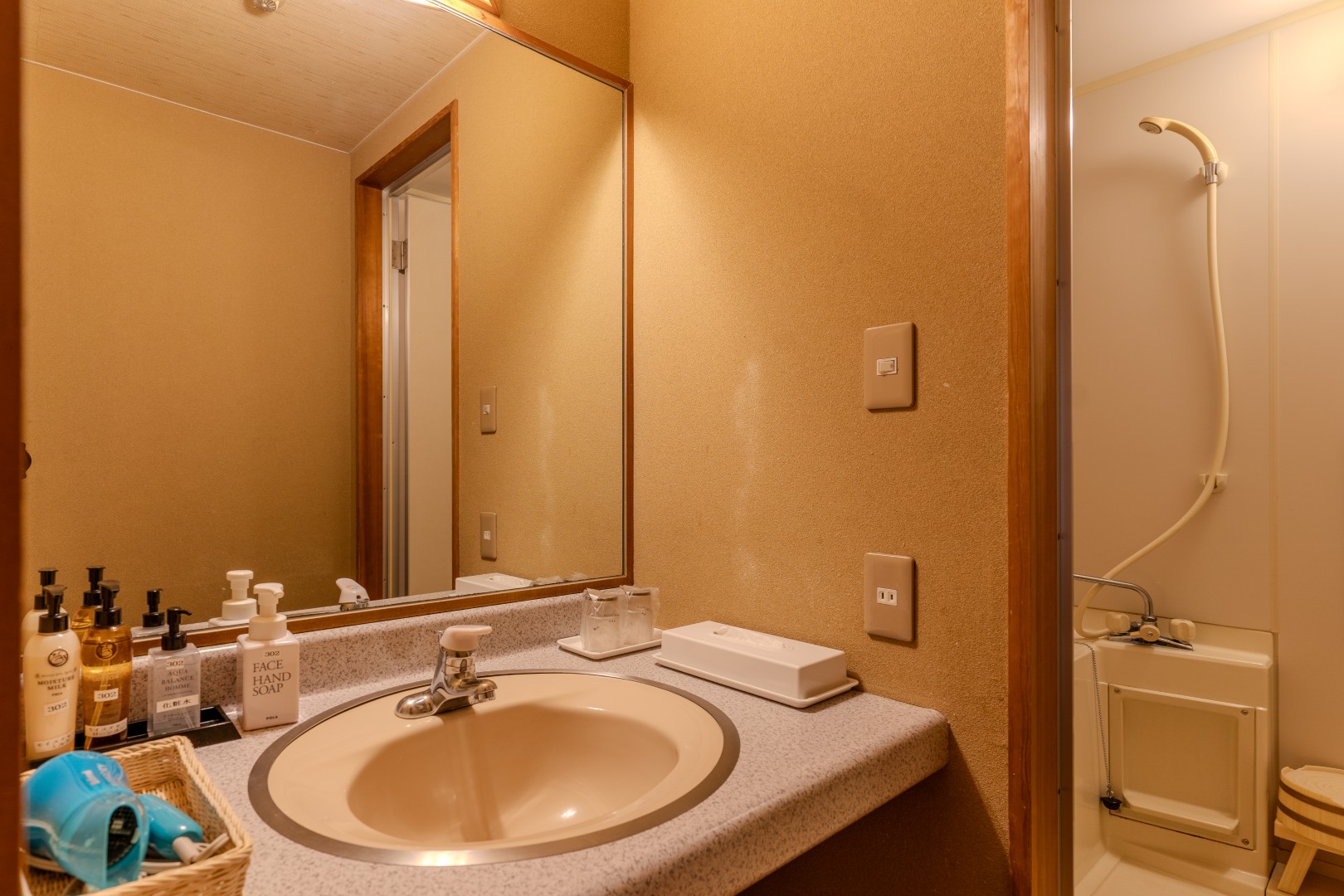 高龍館＊和室10畳＋2畳＊バス・トイレ付