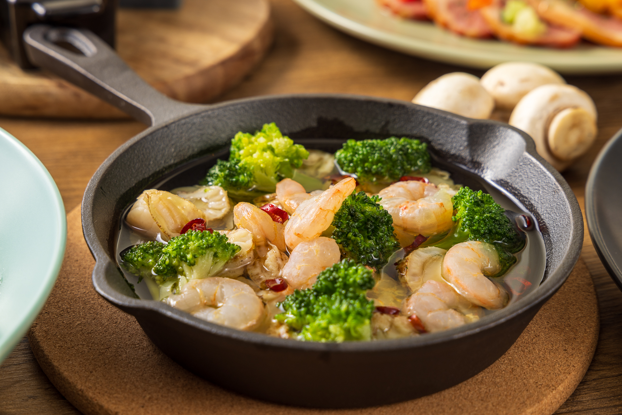 エビのアヒージョ　　※メニュー 一例