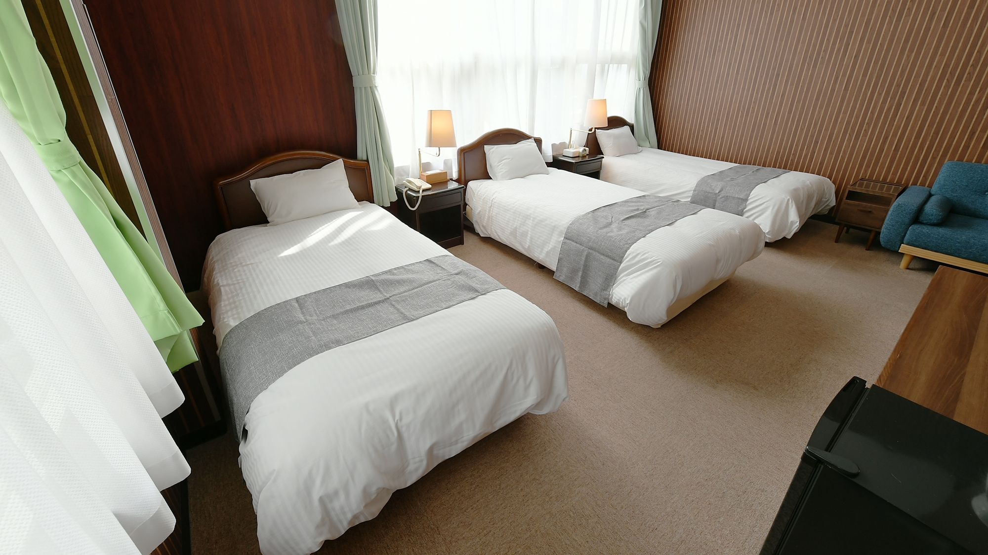 【洋室】トリプル　上質な寝室でゆっくりとお休みいただけます♪　