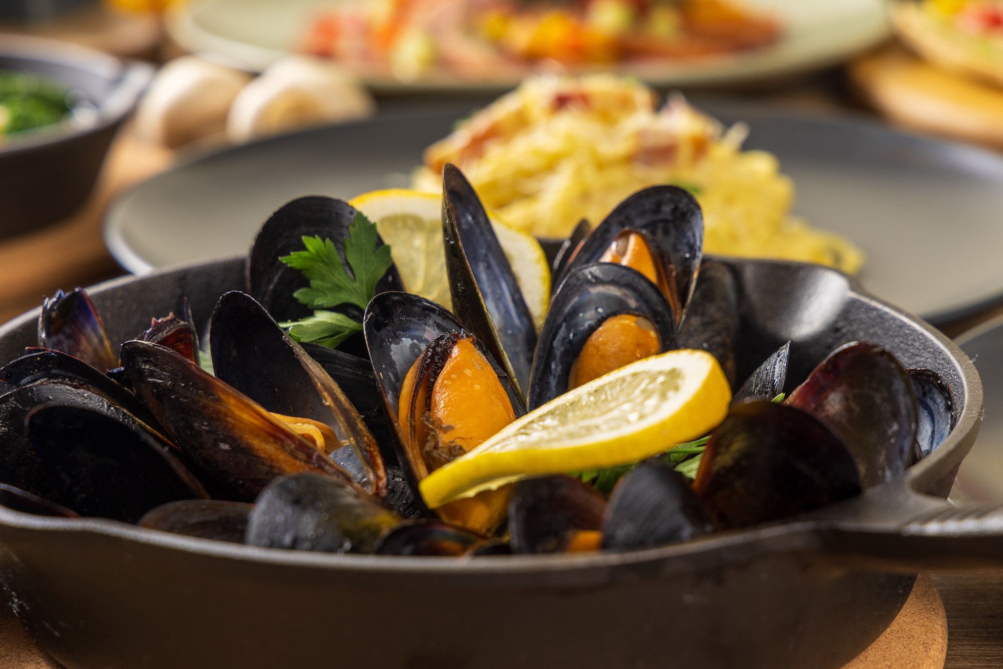 ムール貝の白ワイン煮　　※メニュー 一例