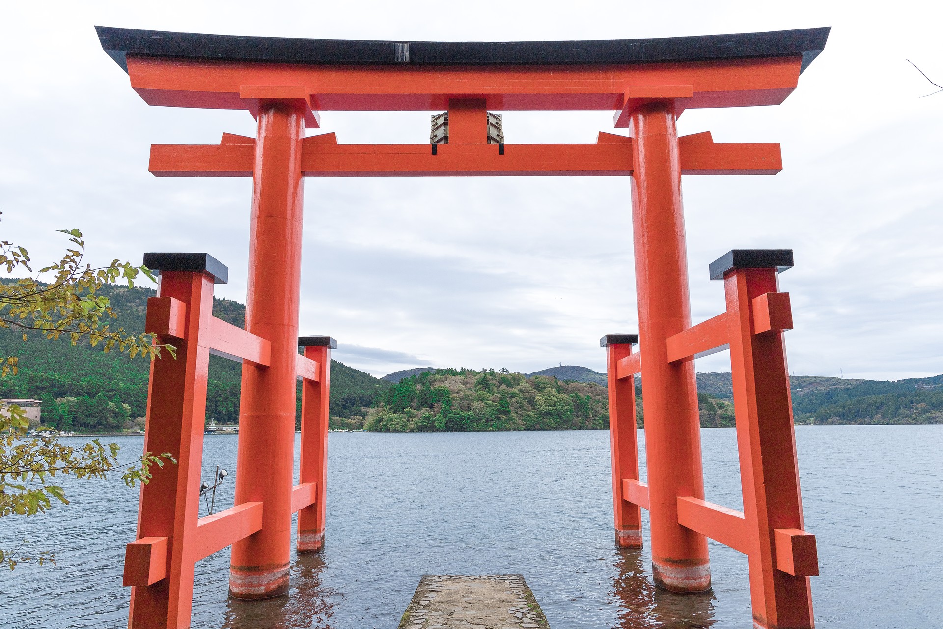 箱根神社　平和の鳥居
