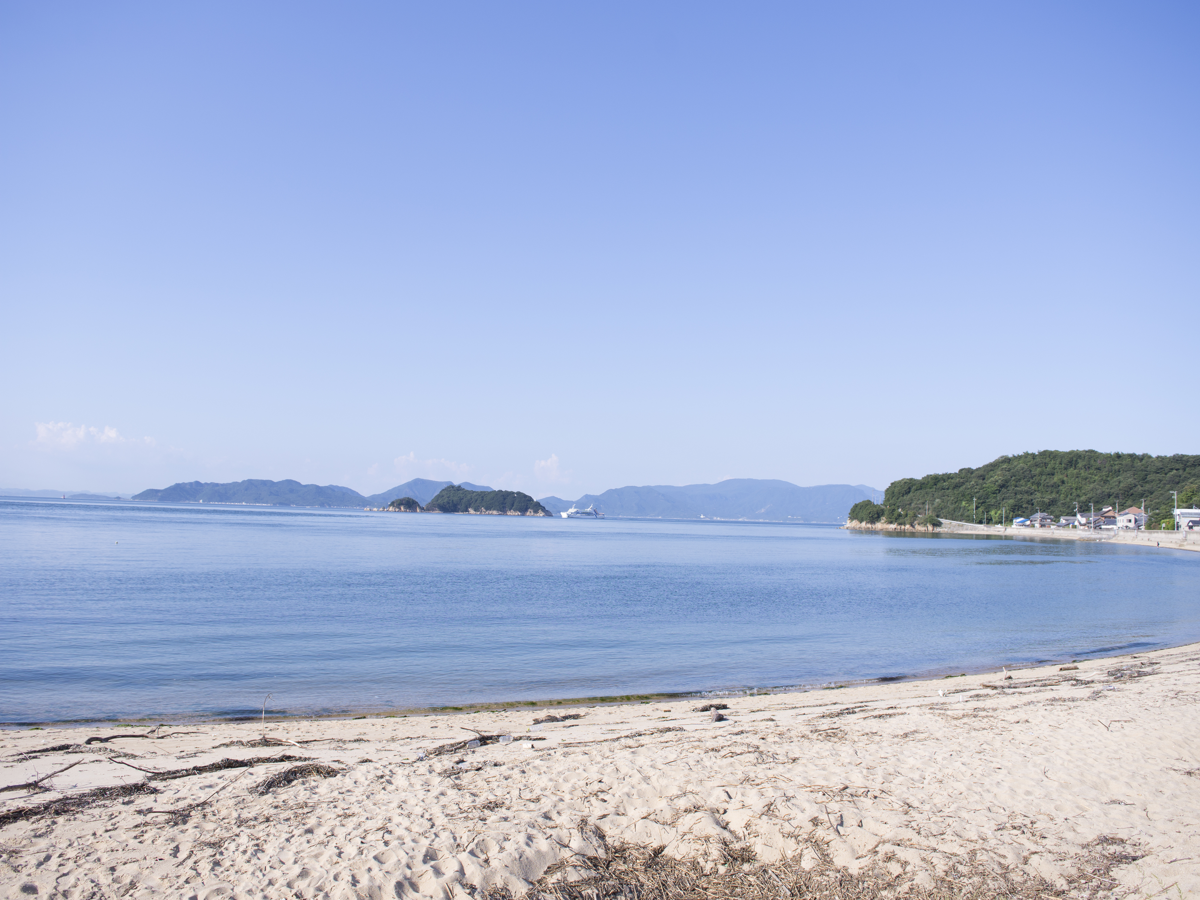 穏やかな瀬戸内海＜江の浜海岸＞