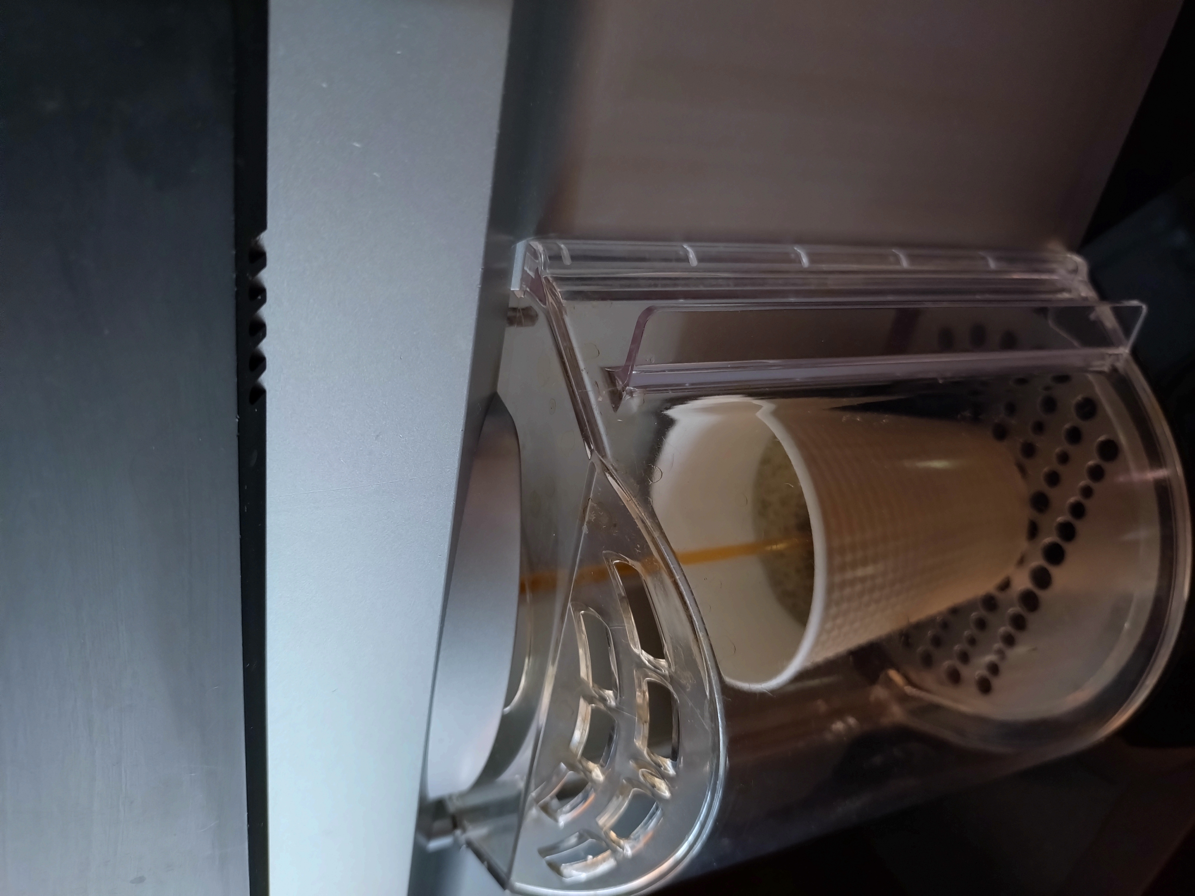 挽きたて豆の香り高いホットコーヒーをお気軽にお楽しみいただけます。