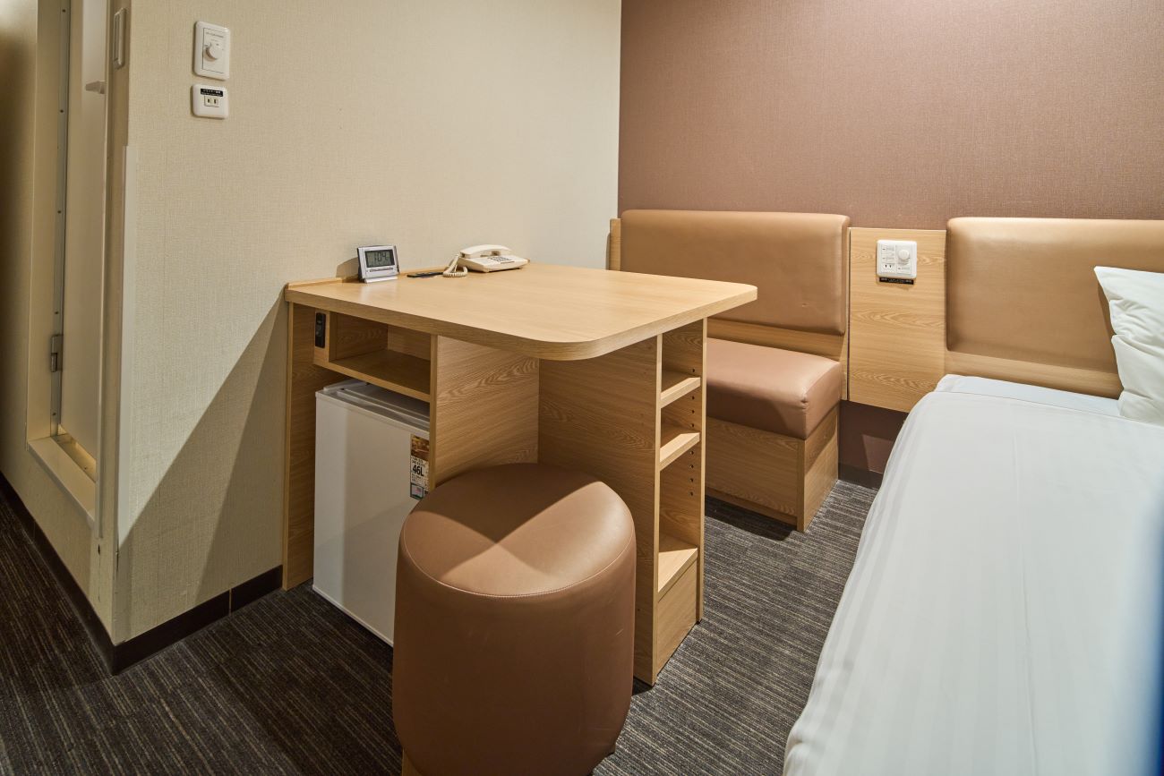 ヴィアインシングル(14㎡ / ベッド幅140cm)