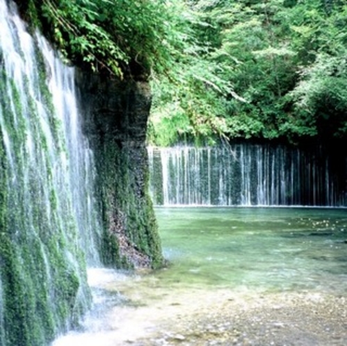 周辺観光地「白糸の滝」
