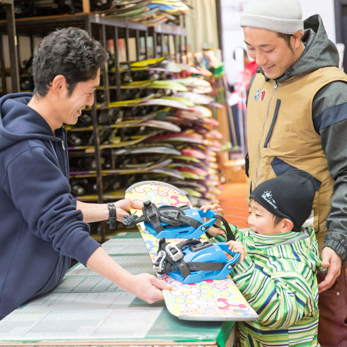 ホテル館内にスキーシーズン限定でスキーレンタルショップがオープンします。