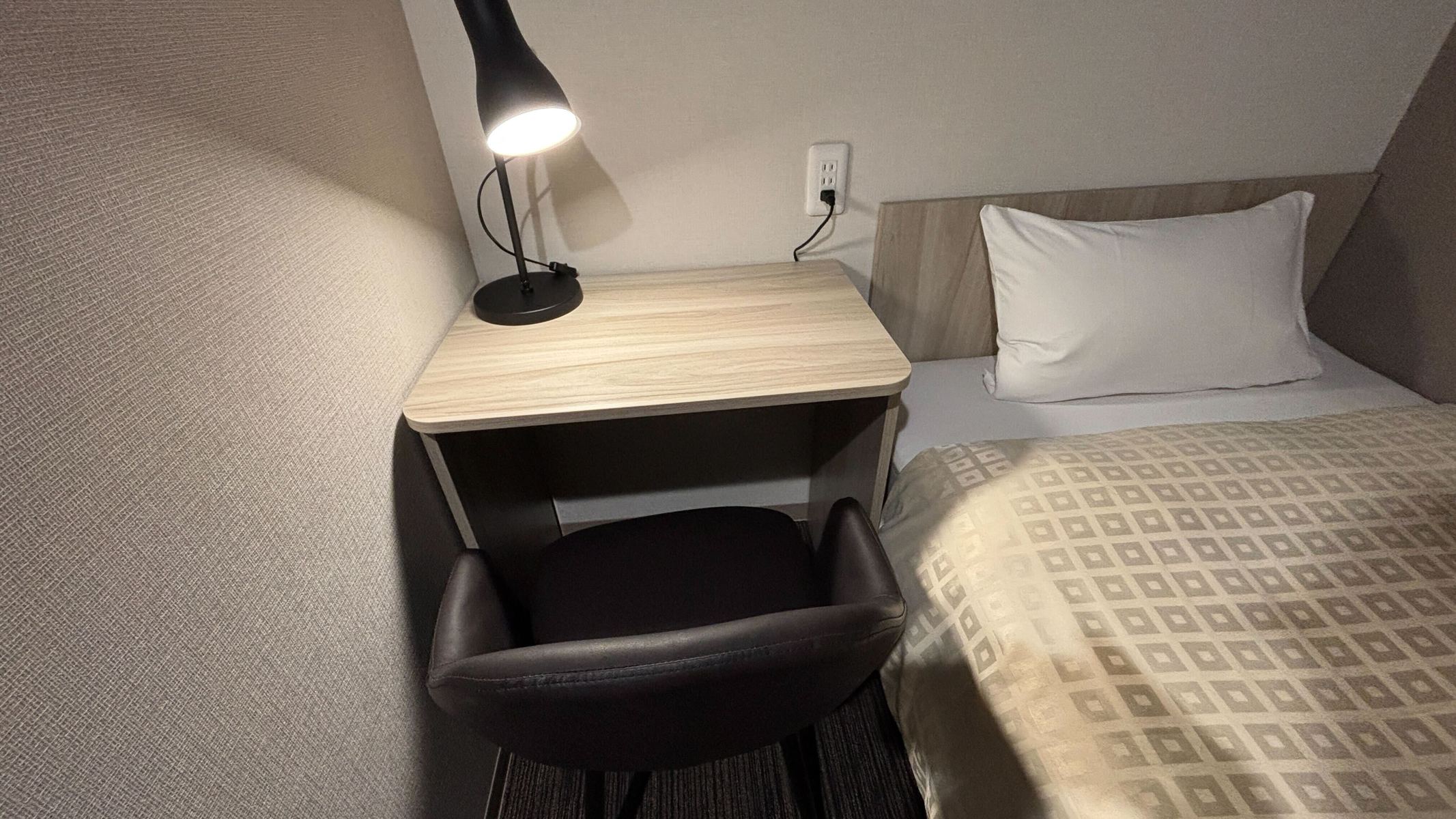 ビジネスキャビン（男性専用）禁煙