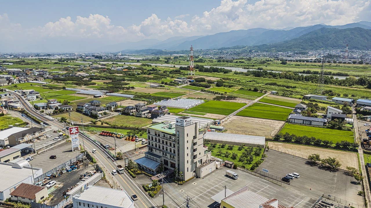 外観（ホテルと周辺環境）