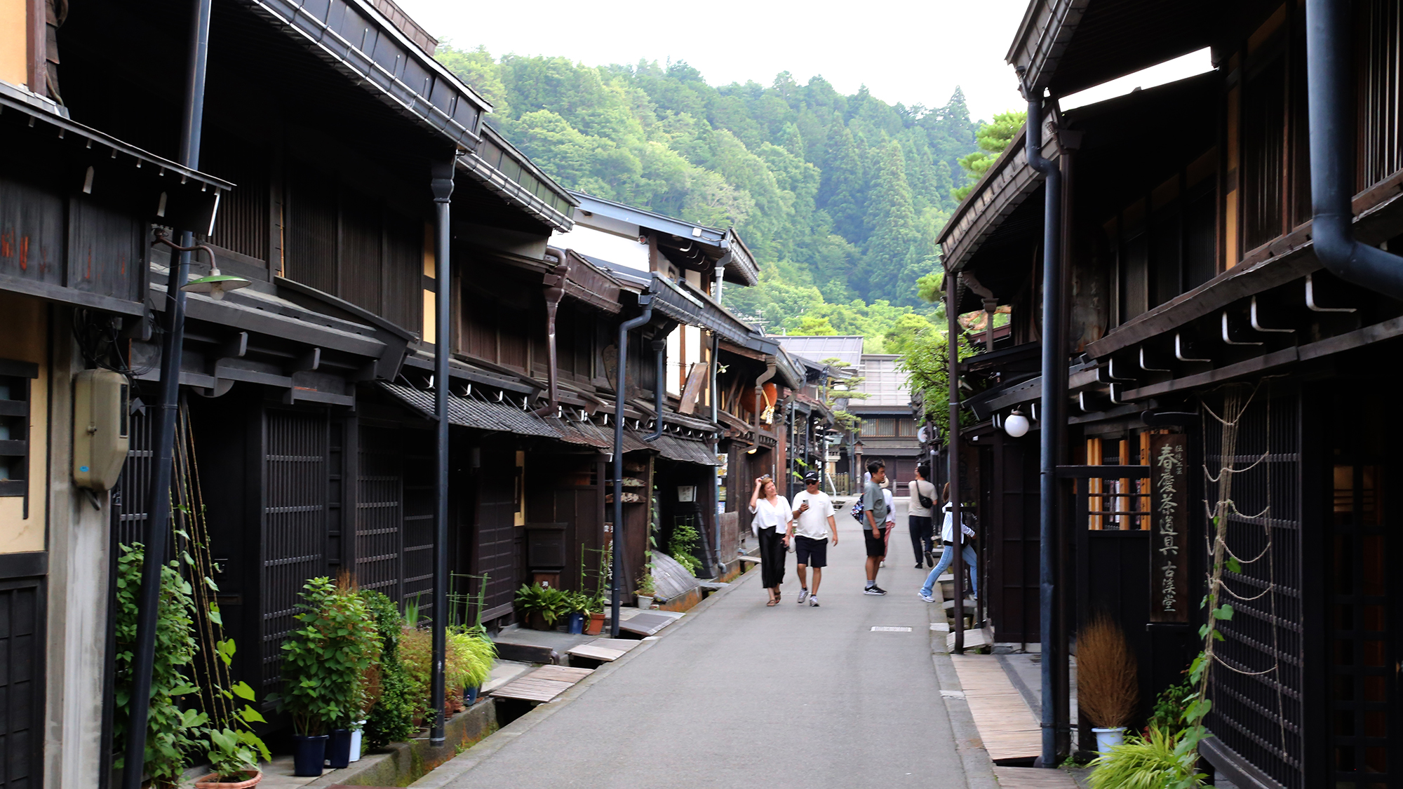 【周辺観光】「古い町並」江戸の城下町の面影を感じながら、地酒や食べ歩きグルメを楽しめます。