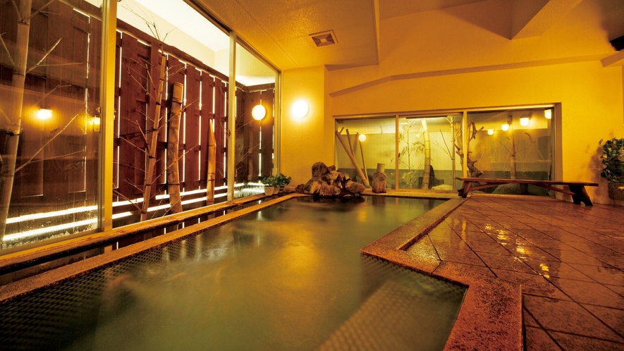 【大浴場】寺泊海岸温泉の湯が楽しめる、広々とした大浴場
