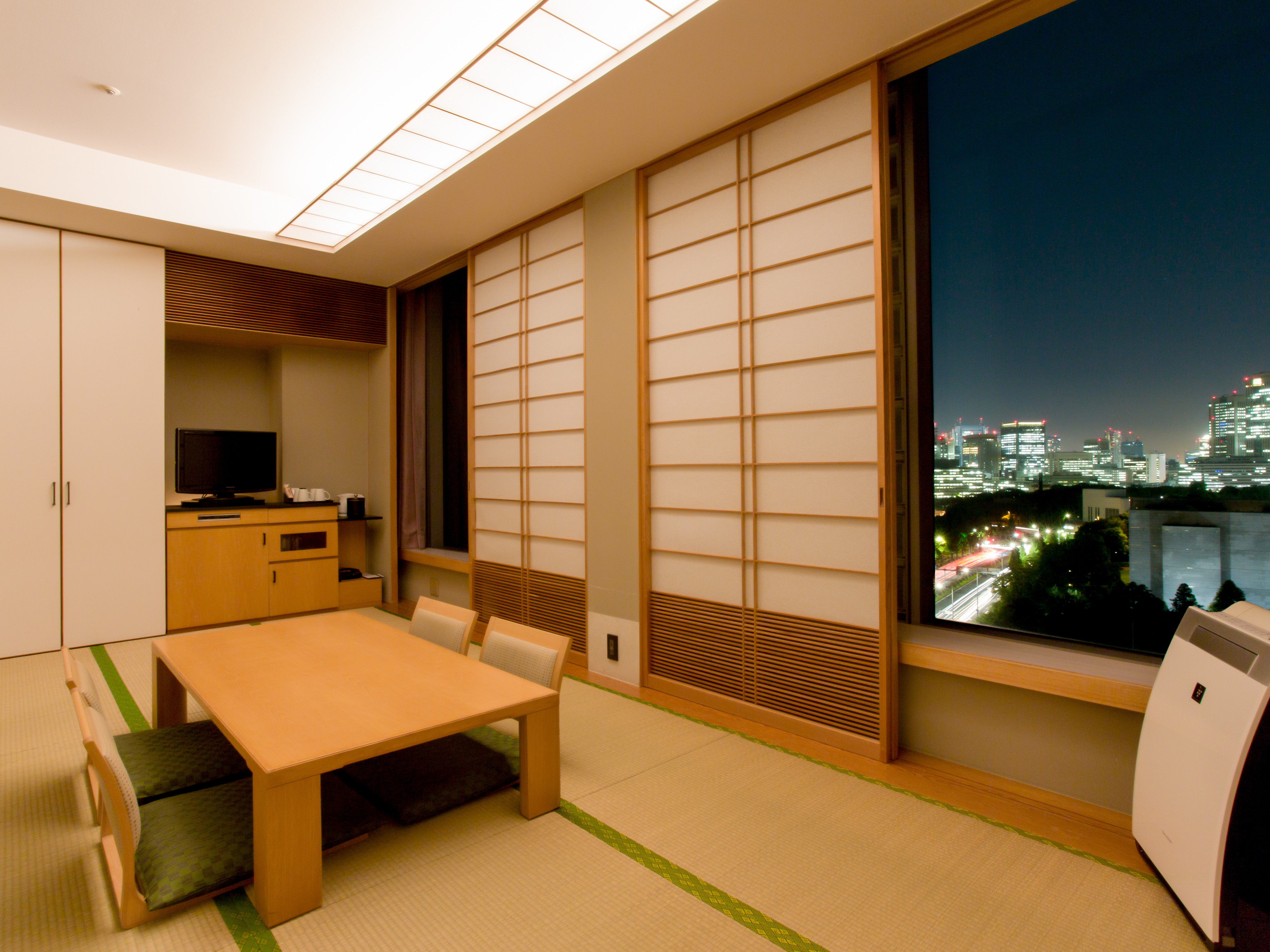 和室9畳（皇居側・バストイレ別）