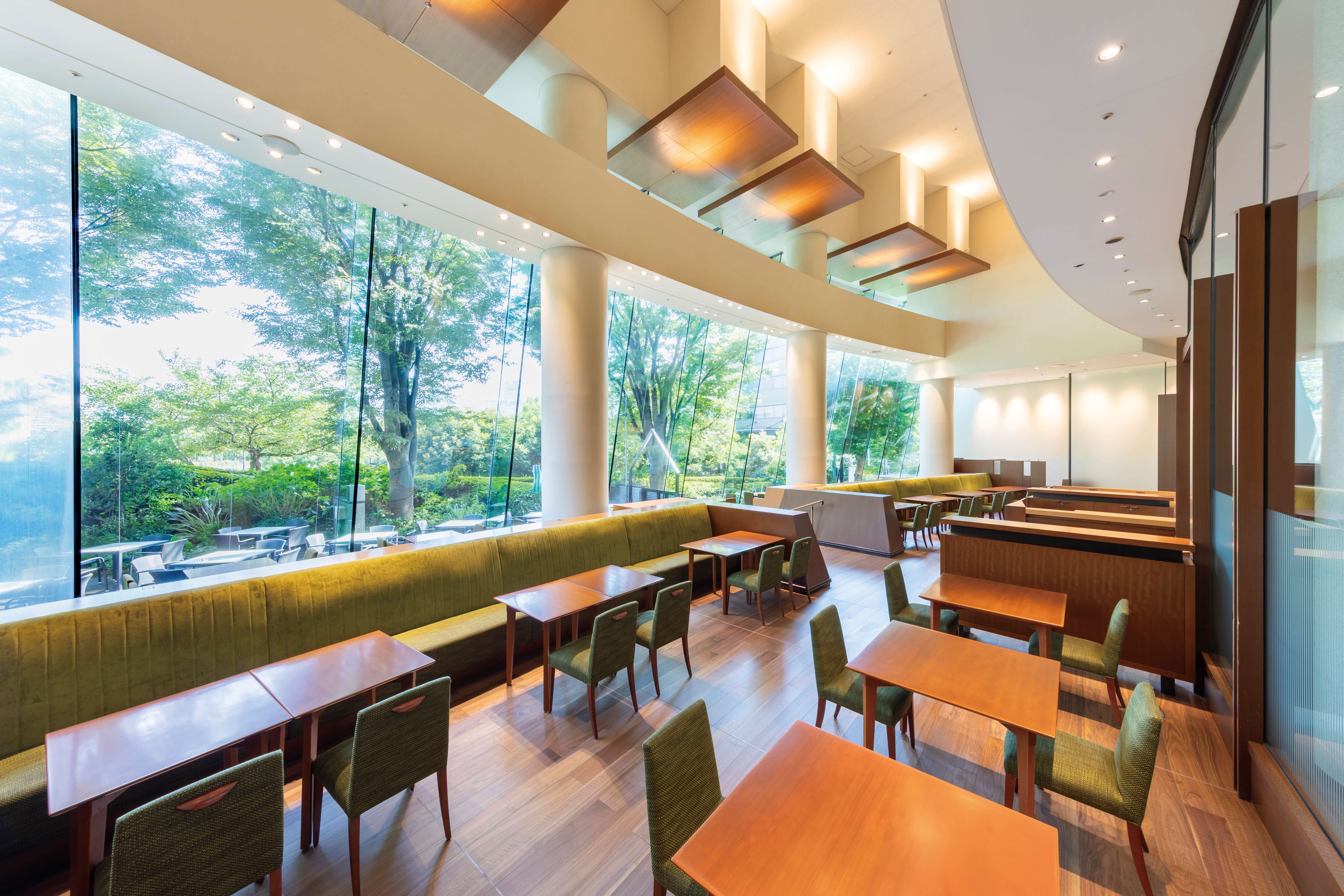 レストラン「パティオ」