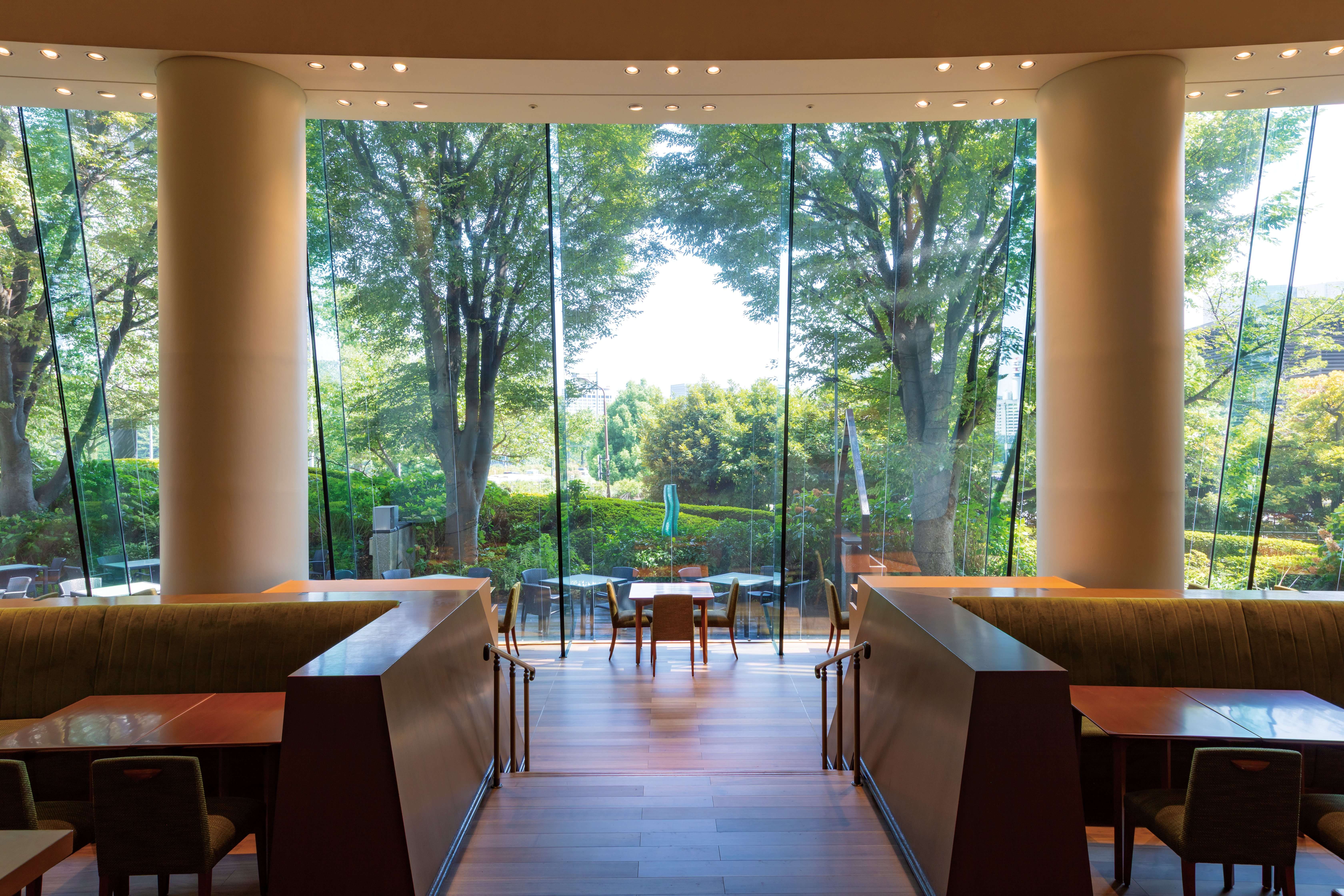 レストラン「パティオ」