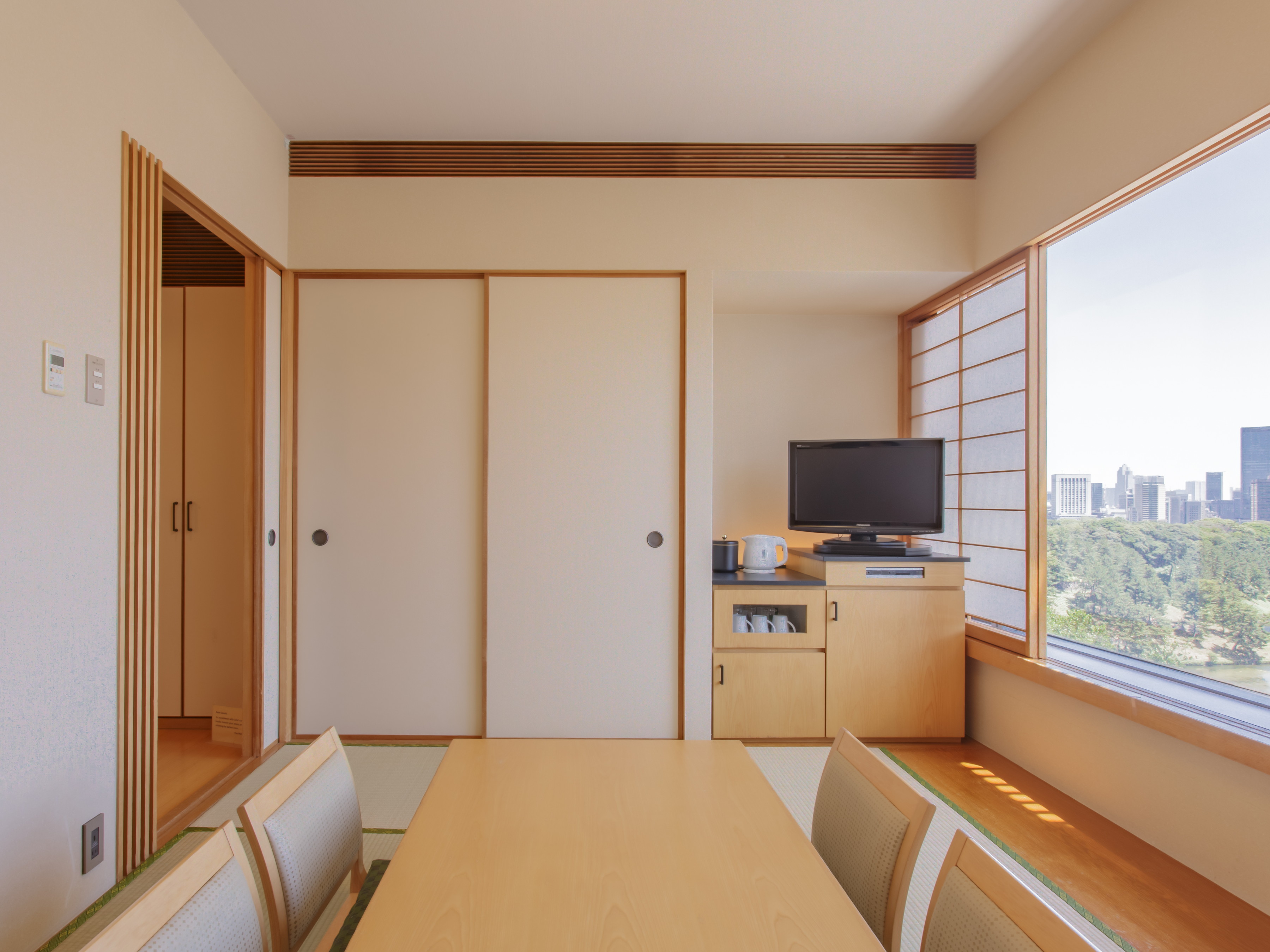 和室6畳（皇居側）